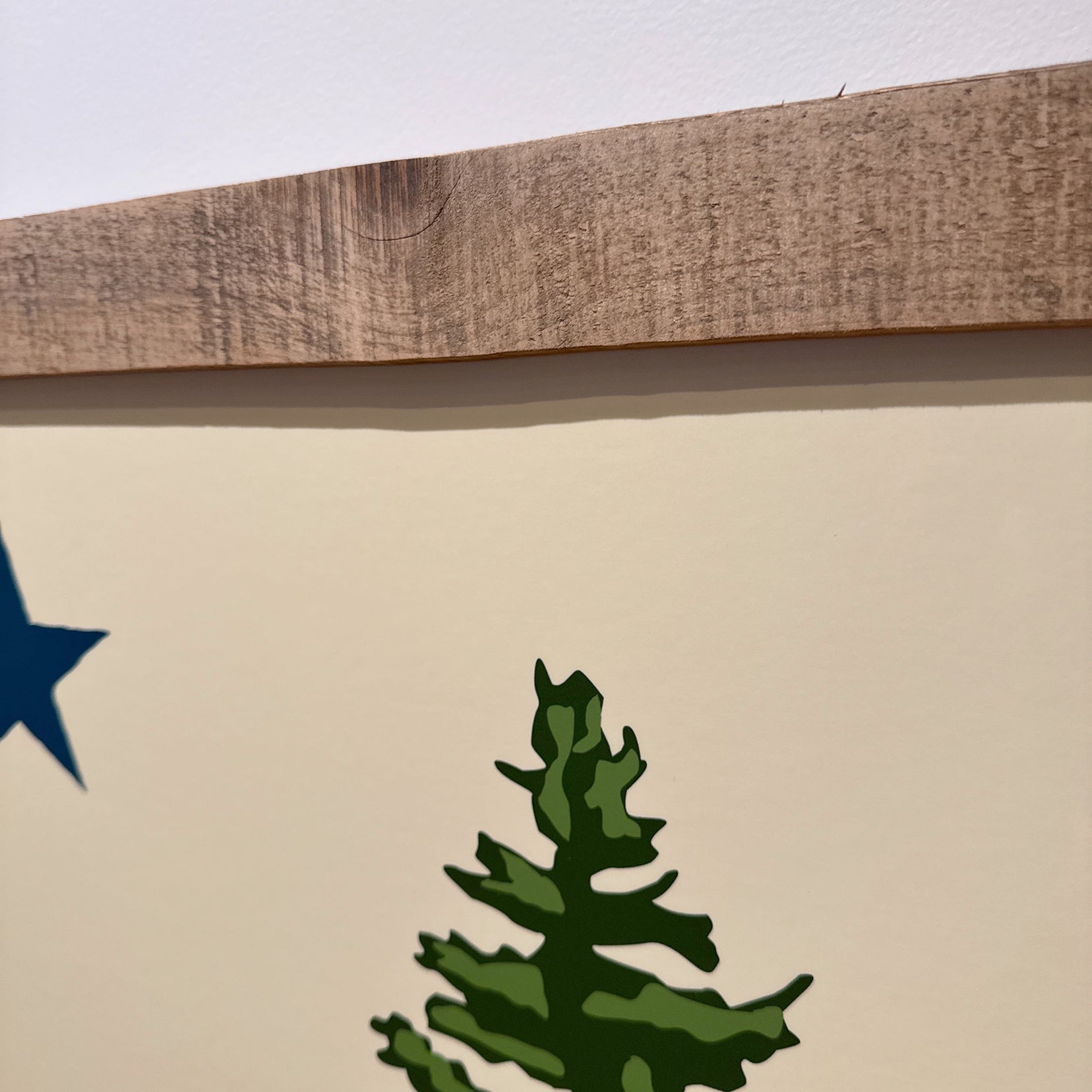 MAINE WOOD FRAME 18" x 24" 1901 Maine Flag
