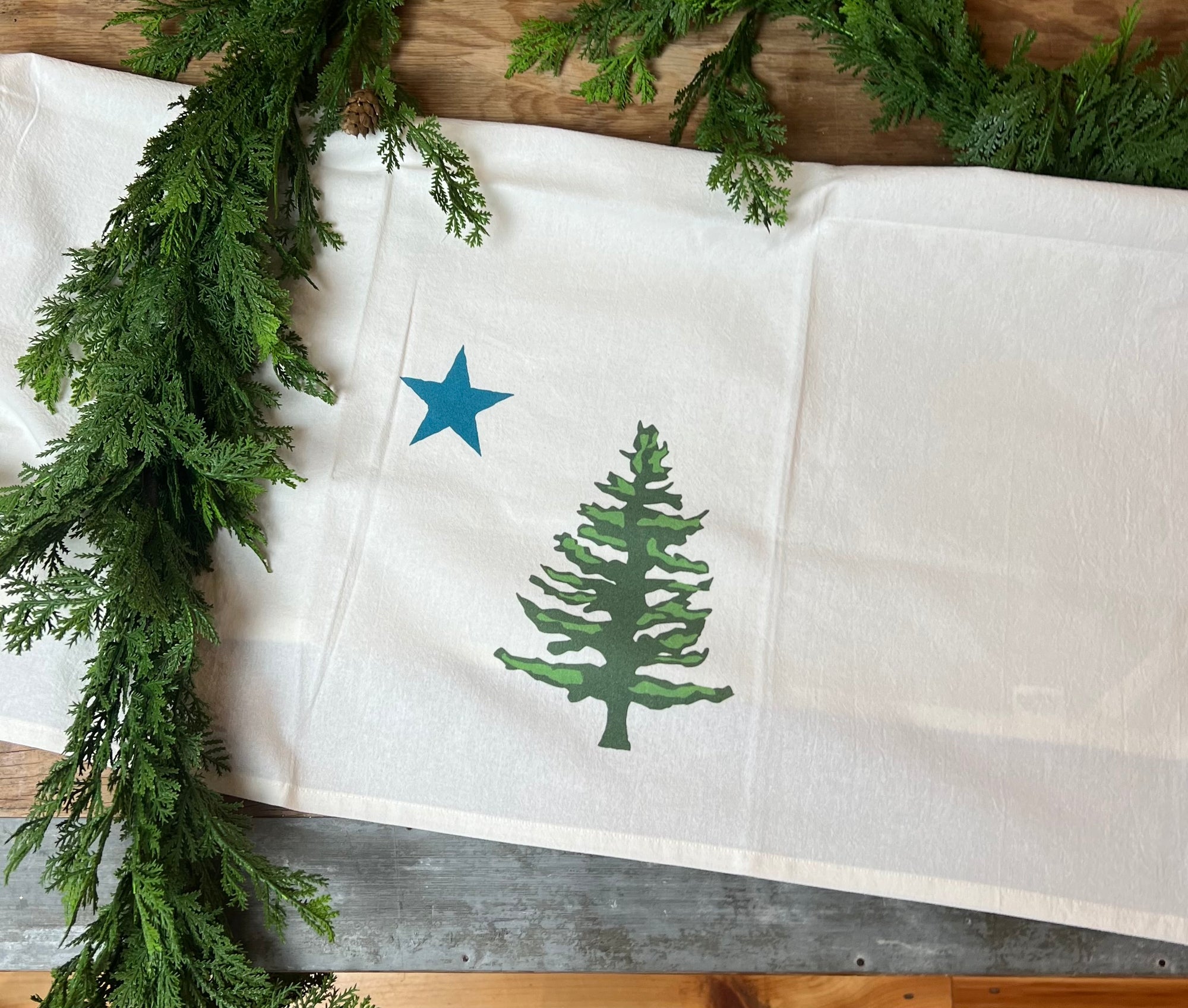 1901 Maine Flag Tea Towel