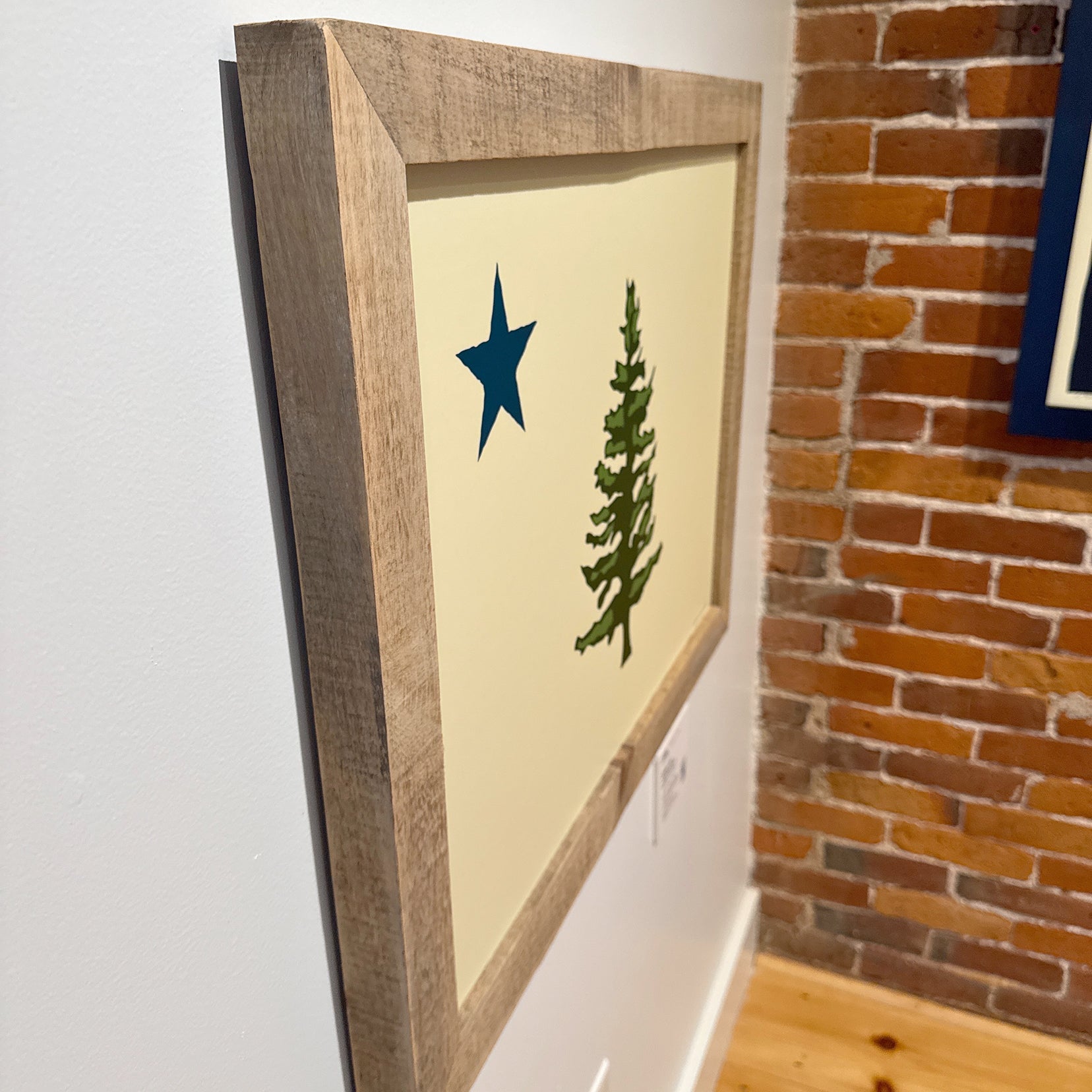 MAINE WOOD FRAME 18" x 24" 1901 Maine Flag